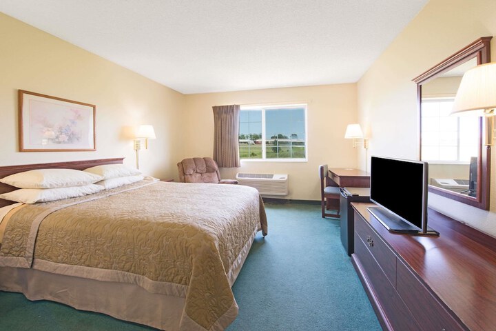 Room 17 of 18