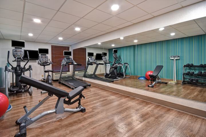 Holiday Inn Express & Suites Allentown-Dorney Park Area by IHG