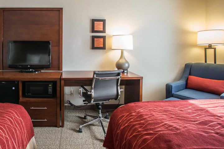 Quality Inn & Suites Boonville - Columbia