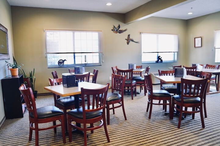 Bowman Inn & Suites