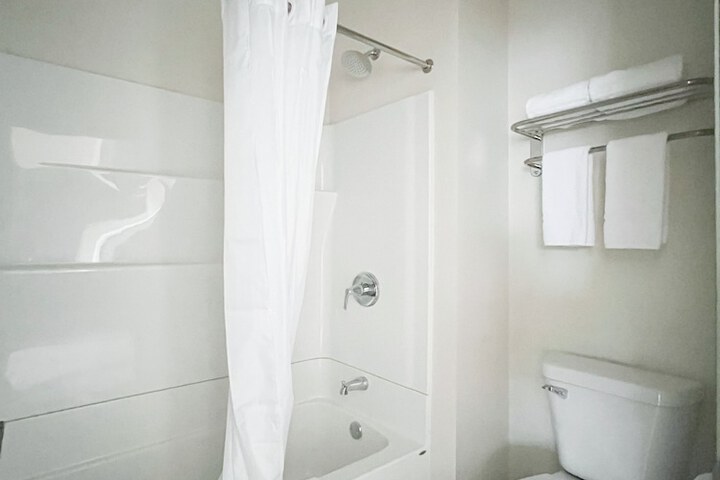 Room 15 of 19