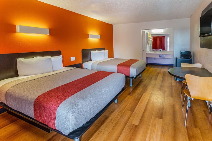 Motel 6 Waxahachie TX