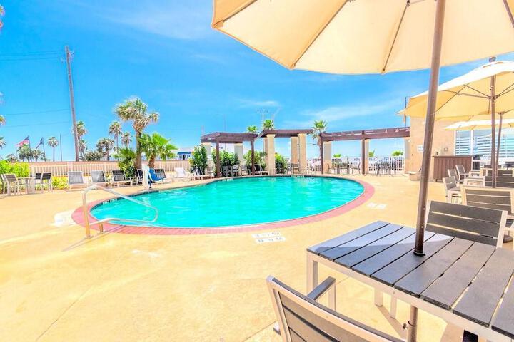 Clarion Pointe Galveston Seawall