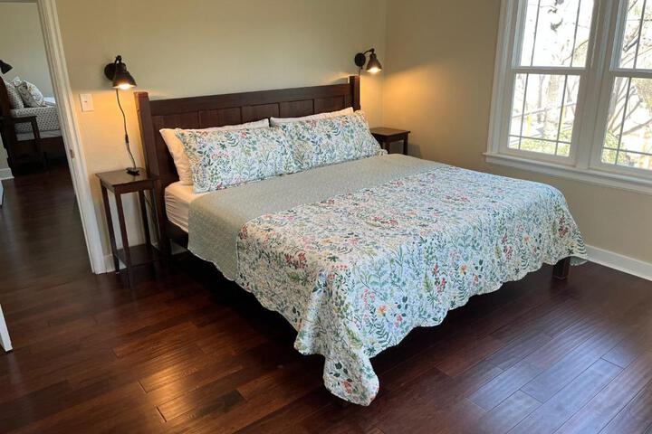 State Street Cottage Suite 2