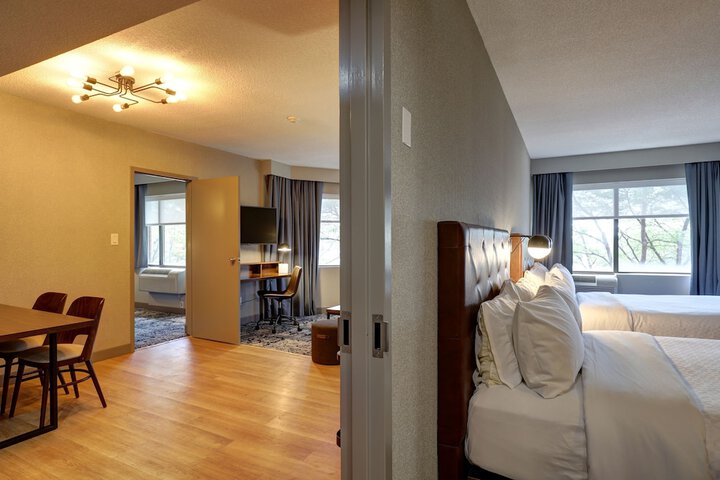 Room 52 of 79
