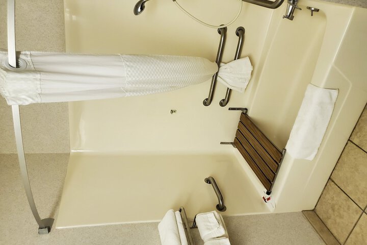 Room 5 of 14