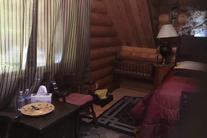 Room 10 of 12