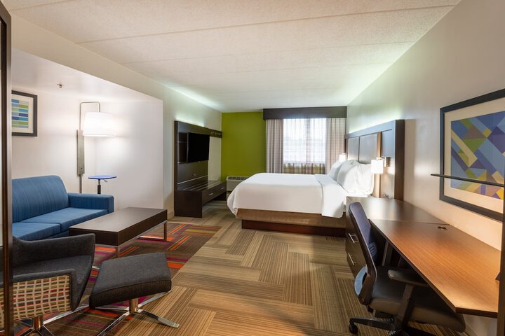 Room 33 of 57