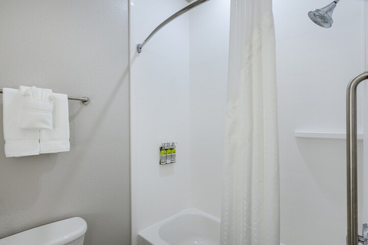 Holiday Inn Express Hotel & Suites Weston by IHG