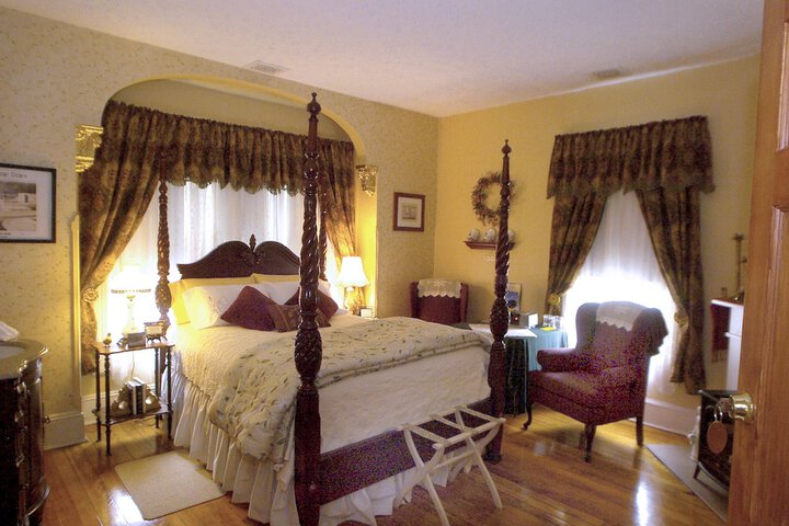 Room 13 of 27