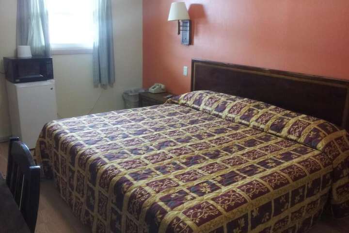 Room 14 of 36