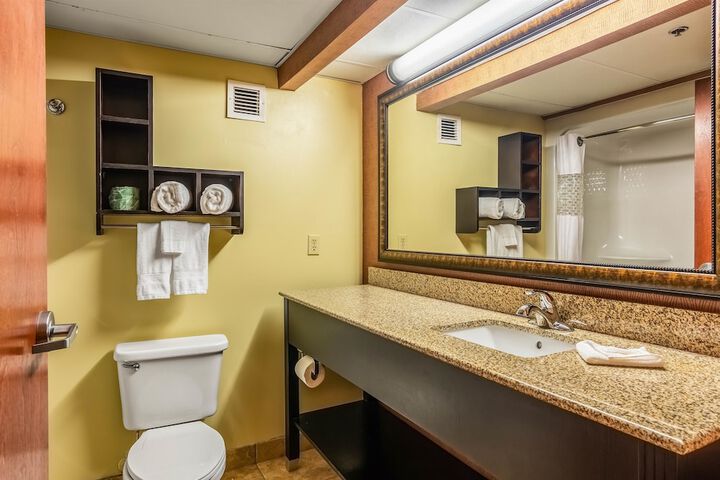 Room 27 of 38