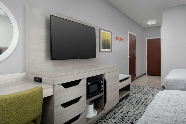 Room 26 of 46