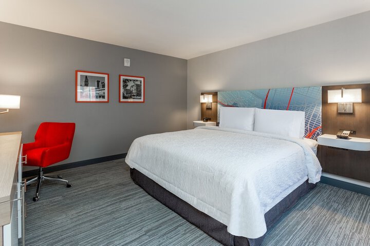 Room 11 of 28