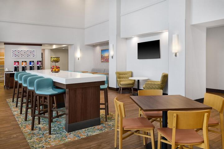 Hampton Inn & Suites Detroit / Troy