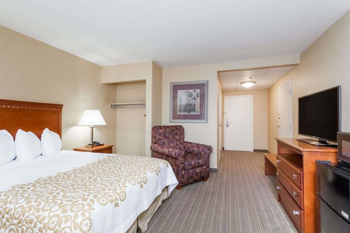 Room 13 of 17