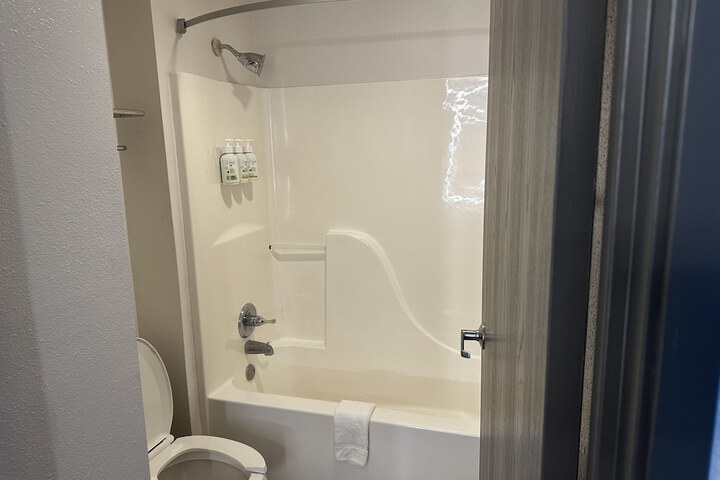 Room 52 of 83