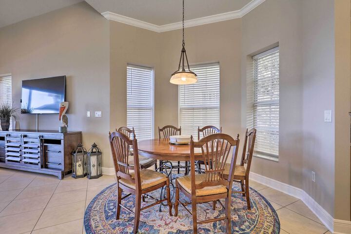 Waterfront Gem w / Pool & Dock in Apollo Beach