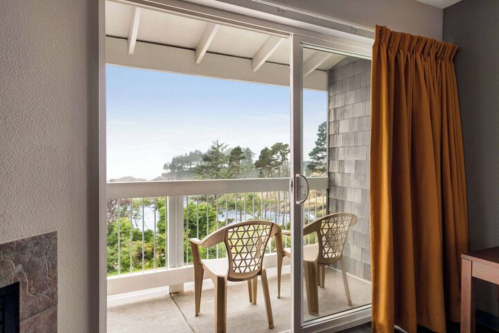 Travelodge by Wyndham Depoe Bay