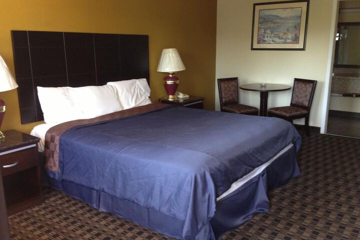 Room 8 of 41