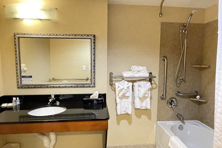 Room 25 of 95