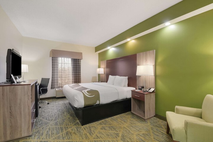 Room 10 of 25