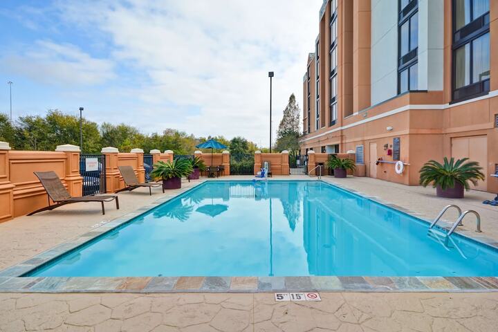 Pool 5 of 20