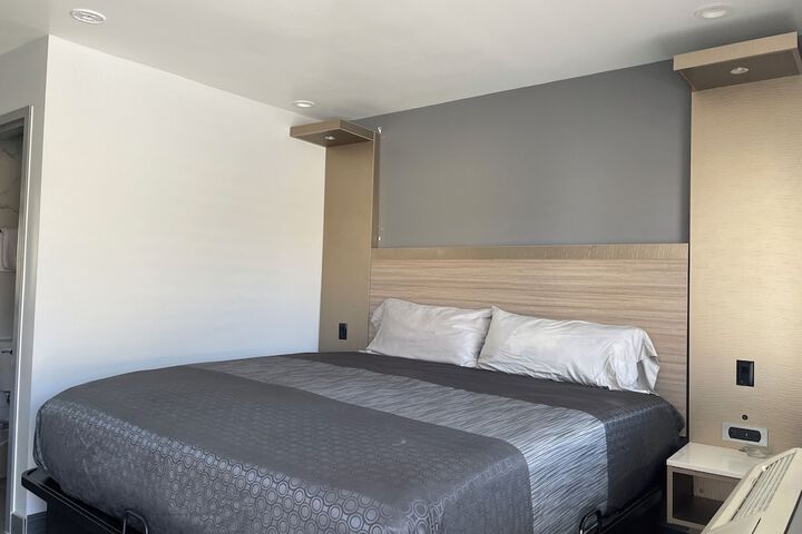 Room 7 of 7