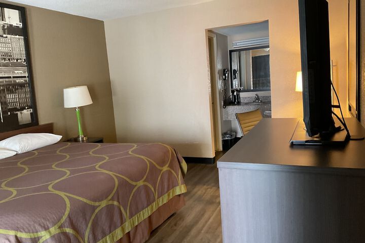 Super 8 by Wyndham Chattanooga / East Ridge