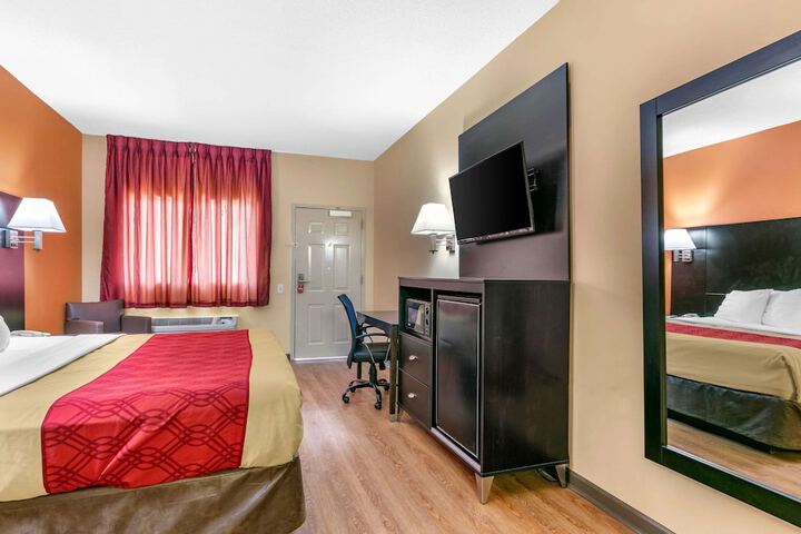 Room 10 of 34