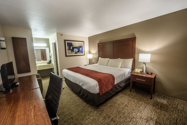 Room 33 of 41