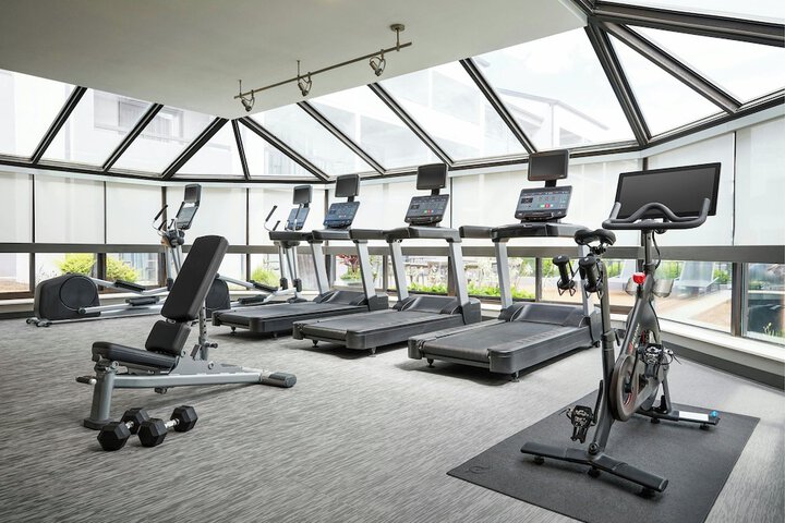 Courtyard by Marriott St. Louis Westport Plaza