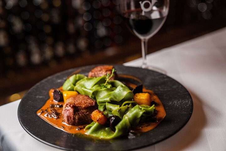 Dining 40 of 76