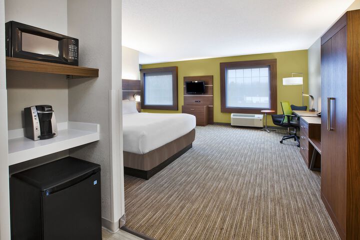 Room 17 of 44