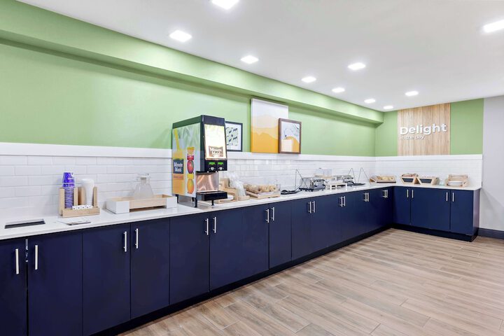 Breakfast/Coffee Service 26 of 30