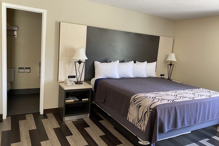 Room 21 of 42