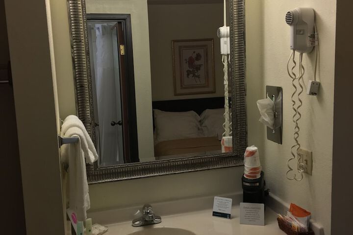 Room 13 of 39
