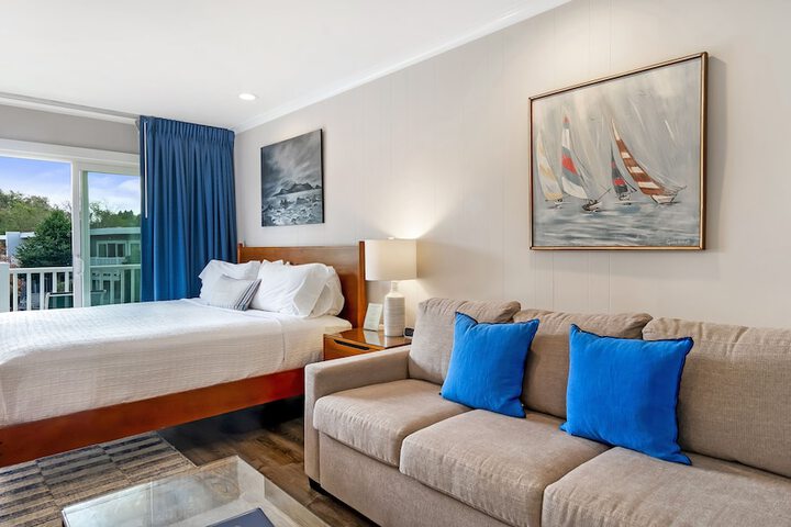 Room 40 of 184