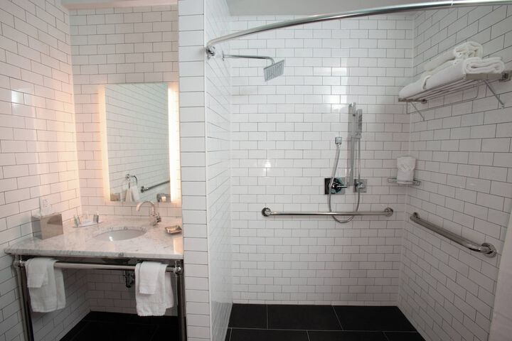 Room 20 of 40