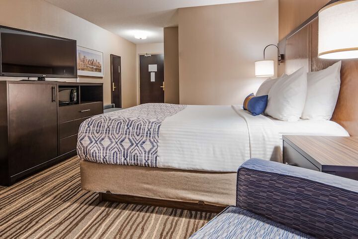 Room 4 of 23