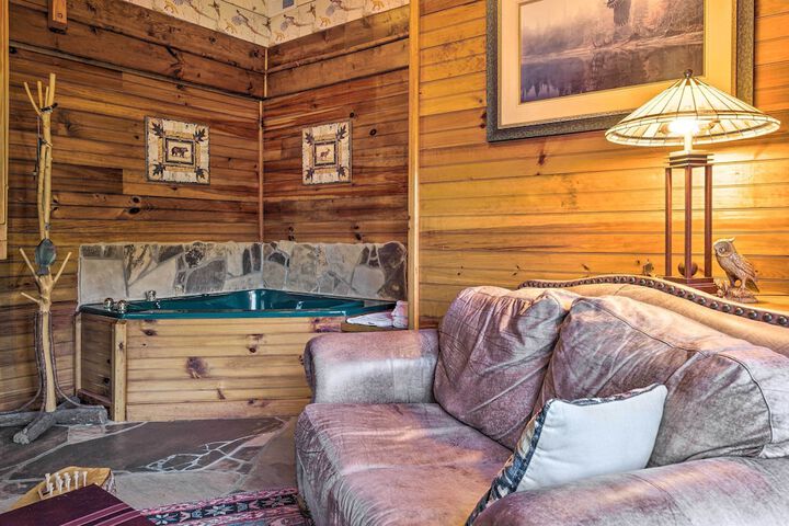 River Access + Mtn Views: Cullowhee Lodge!