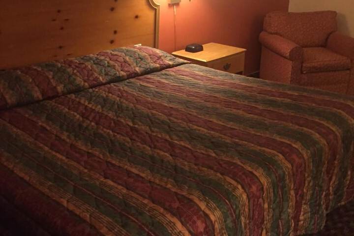 Room 27 of 27