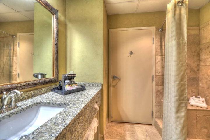 Room 52 of 59