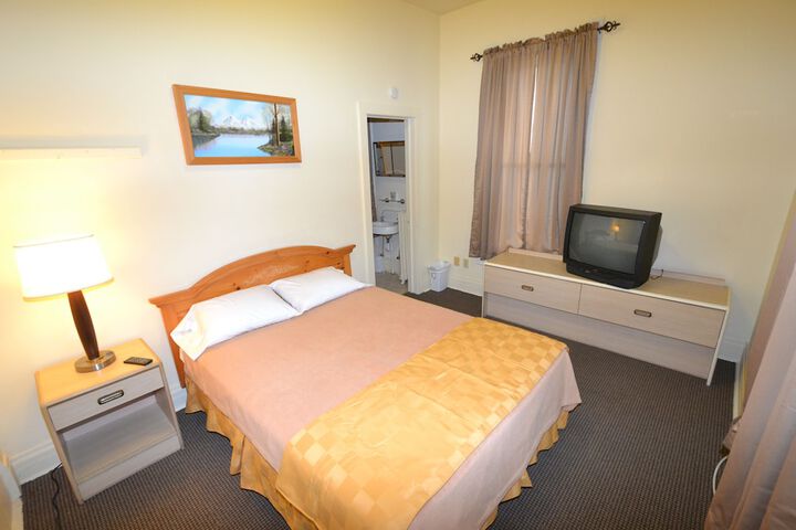 Room 14 of 38