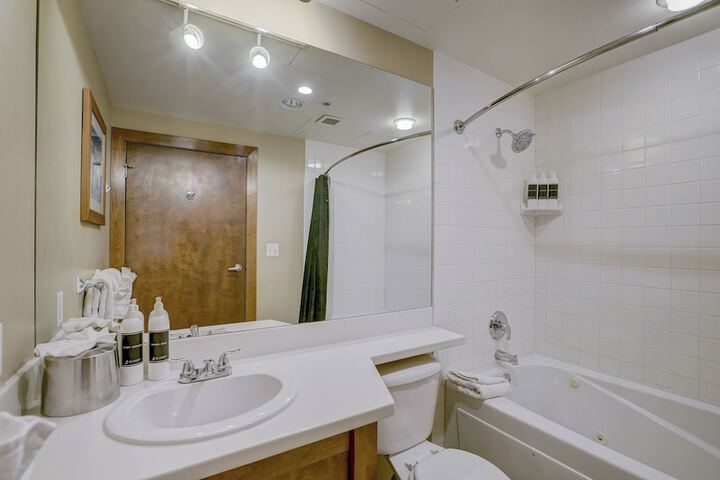 Room 155 of 261