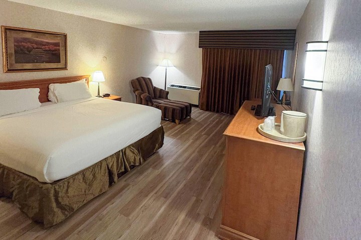 Bismarck Hotel and Conference Center