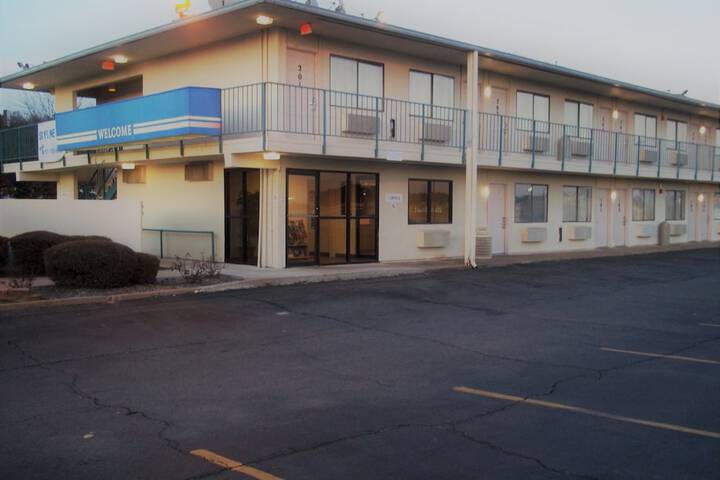 Hotel 7 of 16