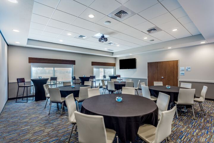 Holiday Inn Express & Suites Rice Lake by IHG