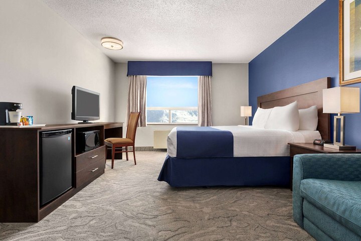 Room 7 of 30