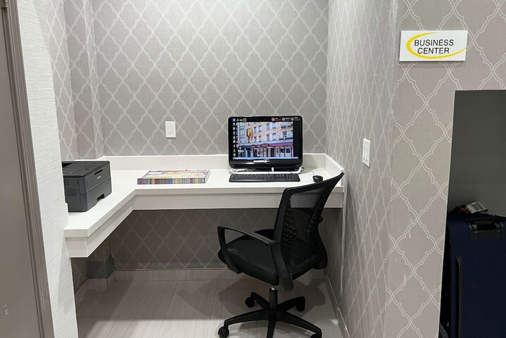 Business Center 37 of 37